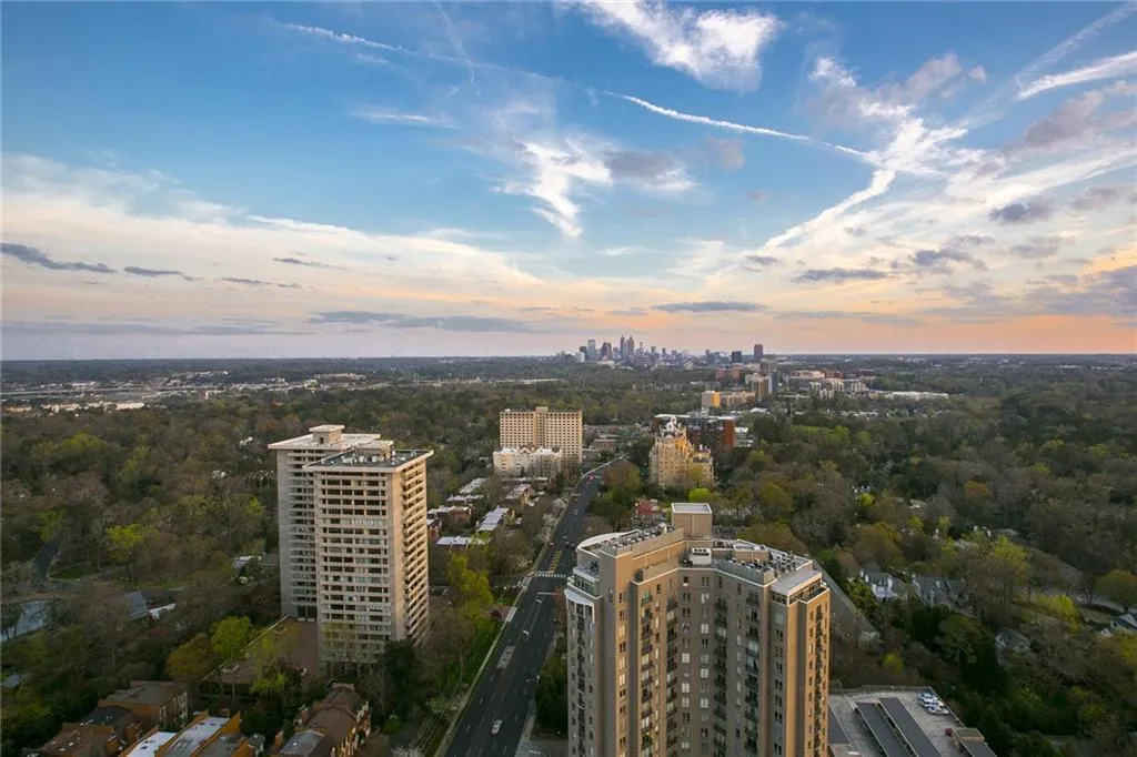 2660 Peachtree Road Nw Unit 36gh, Atlanta, Georgia 30305, 4 Bedrooms Bedrooms, ,5 BathroomsBathrooms,Residential,Sold,2660 Peachtree Road Nw Unit 36gh,5987227