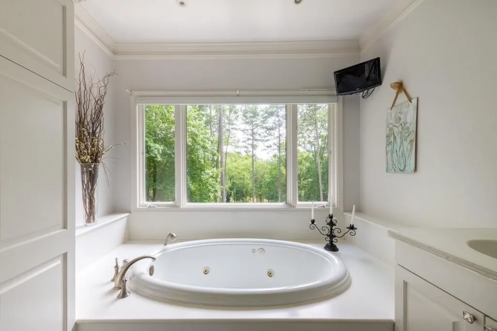 8970 Ridgemont Drive, Atlanta, Georgia 30350, 6 Bedrooms Bedrooms, ,5 BathroomsBathrooms,Residential,Sold,8970 Ridgemont Drive,6736994