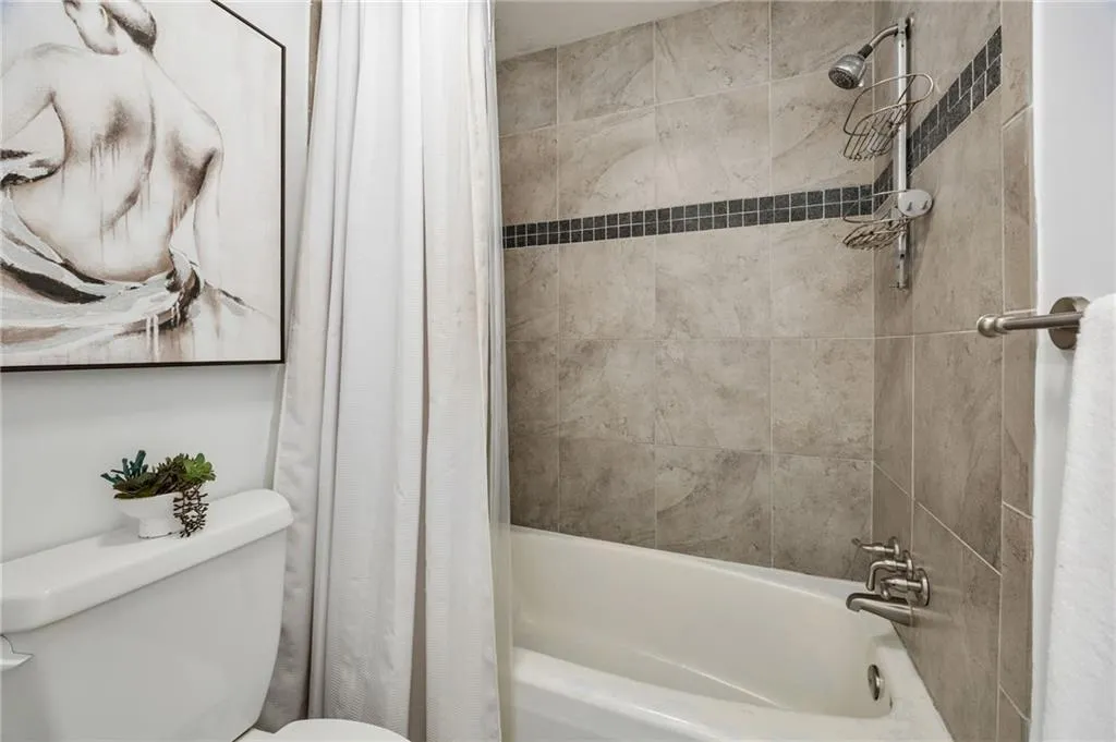 239 Devonwood Drive, Atlanta, Georgia 30328, 4 Bedrooms Bedrooms, ,2 BathroomsBathrooms,Residential,Sold,239 Devonwood Drive,7562127