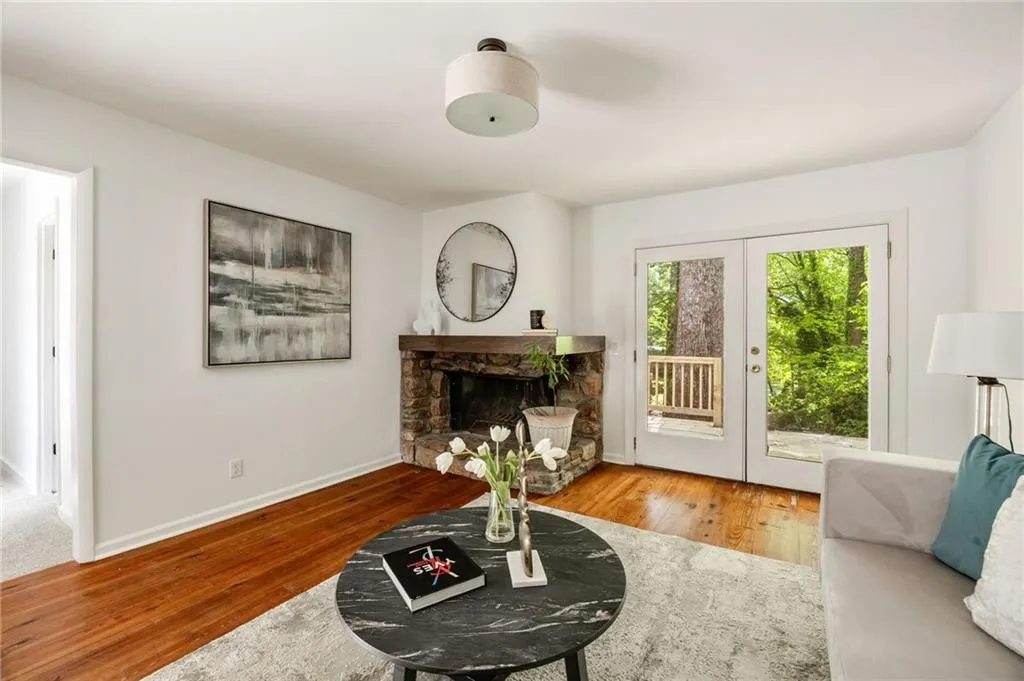 239 Devonwood Drive, Atlanta, Georgia 30328, 4 Bedrooms Bedrooms, ,2 BathroomsBathrooms,Residential,Sold,239 Devonwood Drive,7562127