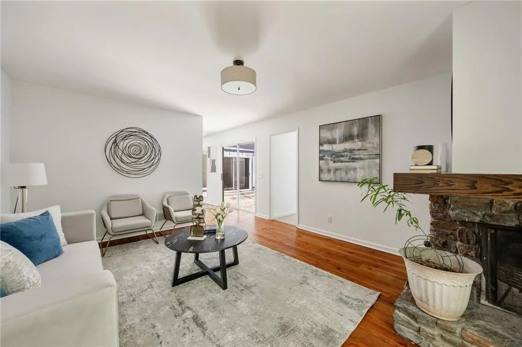 239 Devonwood Drive, Atlanta, Georgia 30328, 4 Bedrooms Bedrooms, ,2 BathroomsBathrooms,Residential,Sold,239 Devonwood Drive,7562127