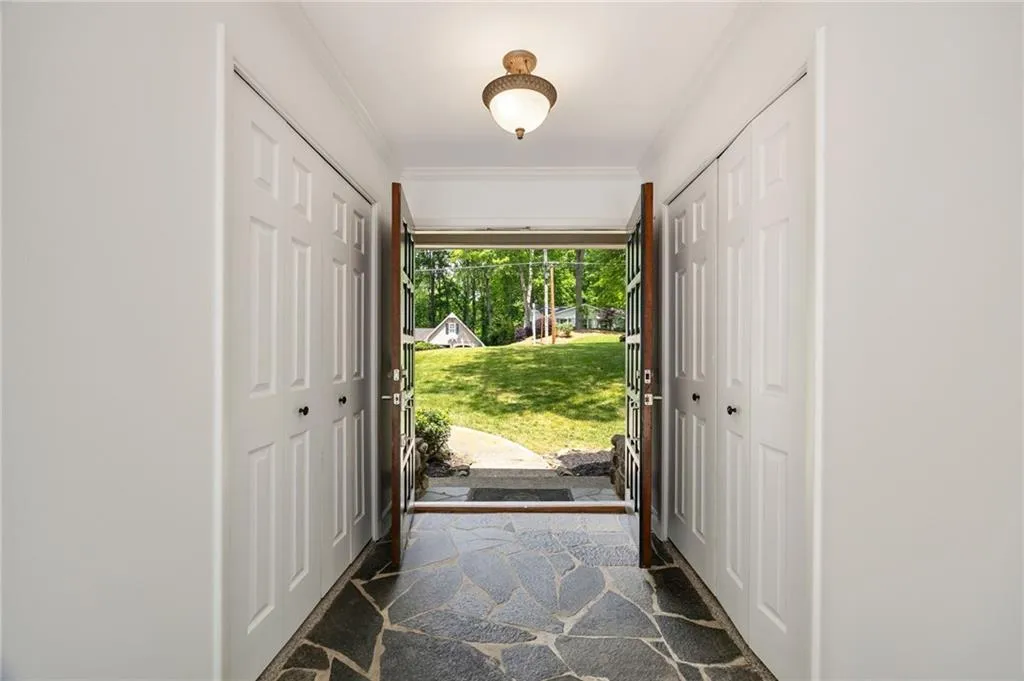 239 Devonwood Drive, Atlanta, Georgia 30328, 4 Bedrooms Bedrooms, ,2 BathroomsBathrooms,Residential,Sold,239 Devonwood Drive,7562127