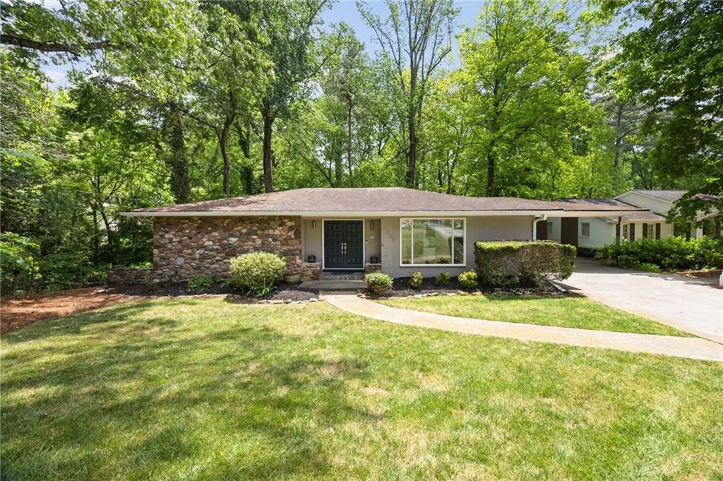 239 Devonwood Drive, Atlanta, Georgia 30328, 4 Bedrooms Bedrooms, ,2 BathroomsBathrooms,Residential,Sold,239 Devonwood Drive,7562127