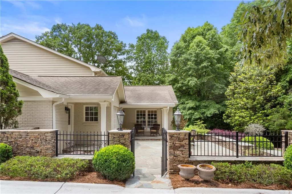 8035 Monticello Drive, Sandy Springs, Georgia 30350, 5 Bedrooms Bedrooms, ,4 BathroomsBathrooms,Residential,Sold,8035 Monticello Drive,7212226