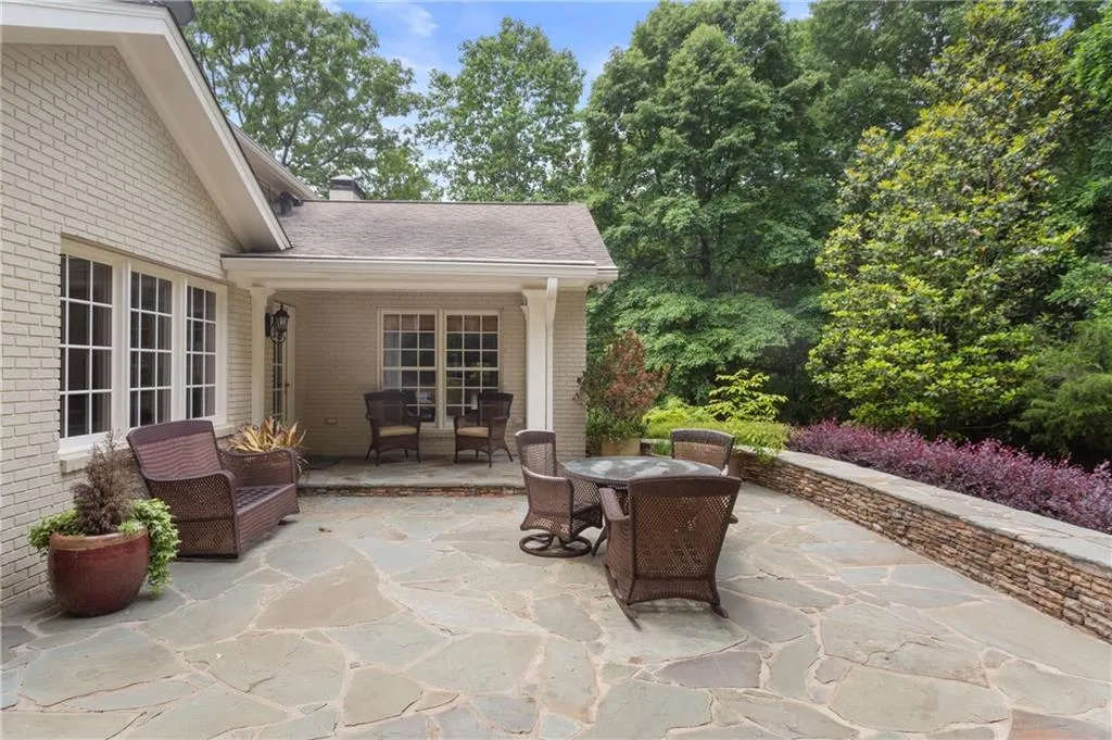 8035 Monticello Drive, Sandy Springs, Georgia 30350, 5 Bedrooms Bedrooms, ,4 BathroomsBathrooms,Residential,Sold,8035 Monticello Drive,7212226