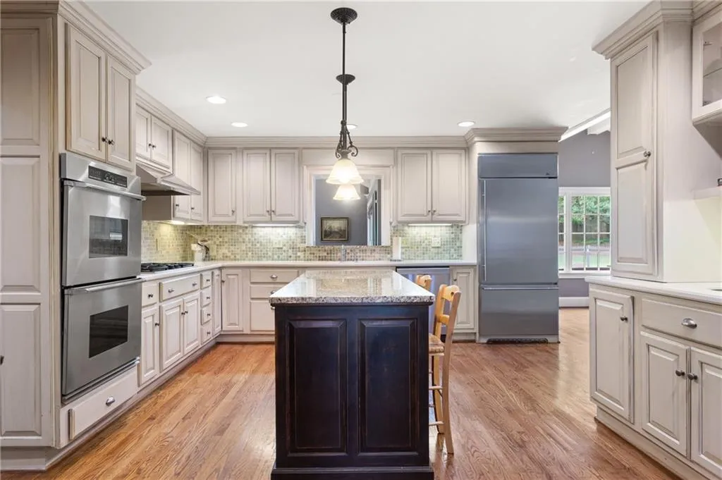 8035 Monticello Drive, Sandy Springs, Georgia 30350, 5 Bedrooms Bedrooms, ,4 BathroomsBathrooms,Residential,Sold,8035 Monticello Drive,7212226