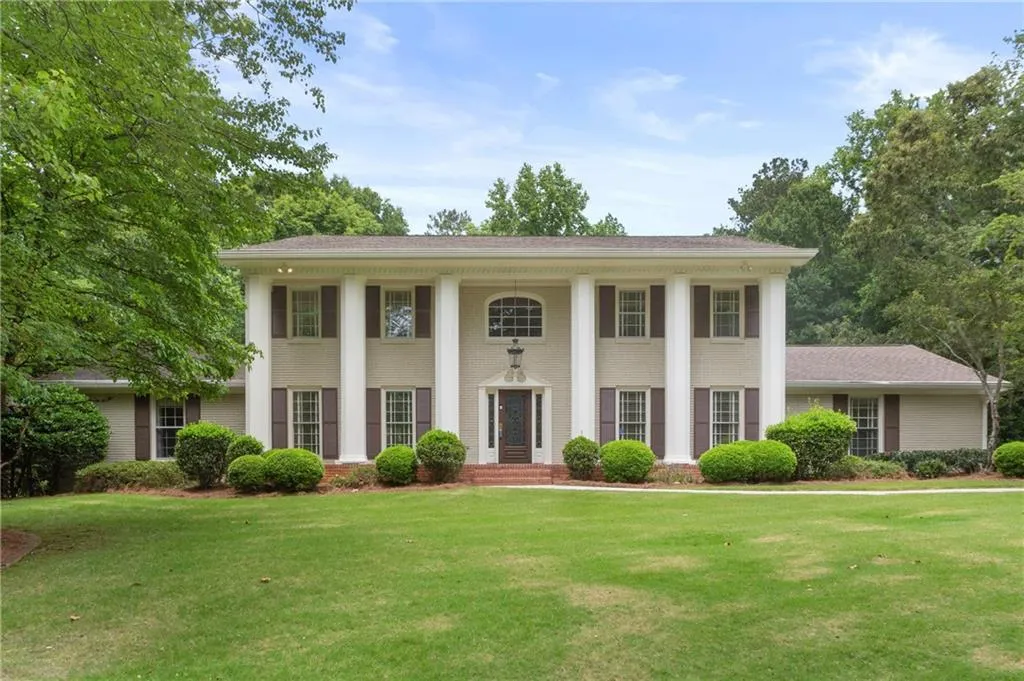 8035 Monticello Drive, Sandy Springs, Georgia 30350, 5 Bedrooms Bedrooms, ,4 BathroomsBathrooms,Residential,Sold,8035 Monticello Drive,7212226