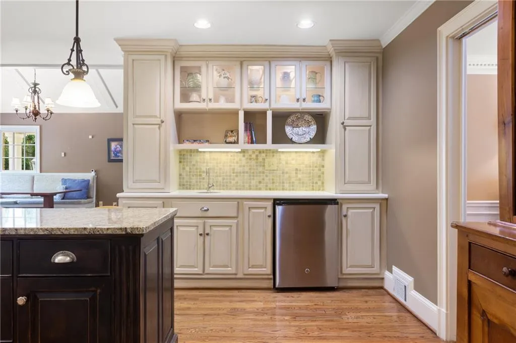8035 Monticello Drive, Sandy Springs, Georgia 30350, 5 Bedrooms Bedrooms, ,4 BathroomsBathrooms,Residential,Sold,8035 Monticello Drive,7212226