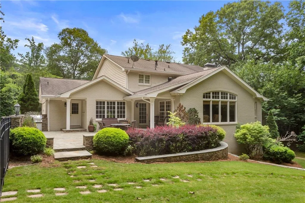 8035 Monticello Drive, Sandy Springs, Georgia 30350, 5 Bedrooms Bedrooms, ,4 BathroomsBathrooms,Residential,Sold,8035 Monticello Drive,7212226