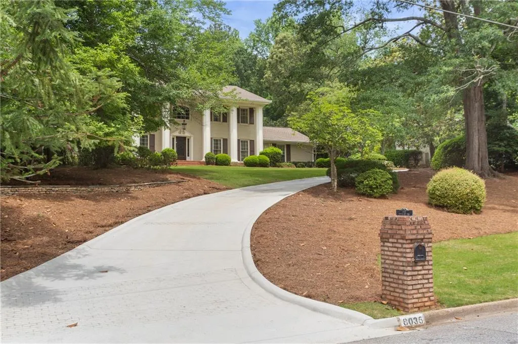 8035 Monticello Drive, Sandy Springs, Georgia 30350, 5 Bedrooms Bedrooms, ,4 BathroomsBathrooms,Residential,Sold,8035 Monticello Drive,7212226