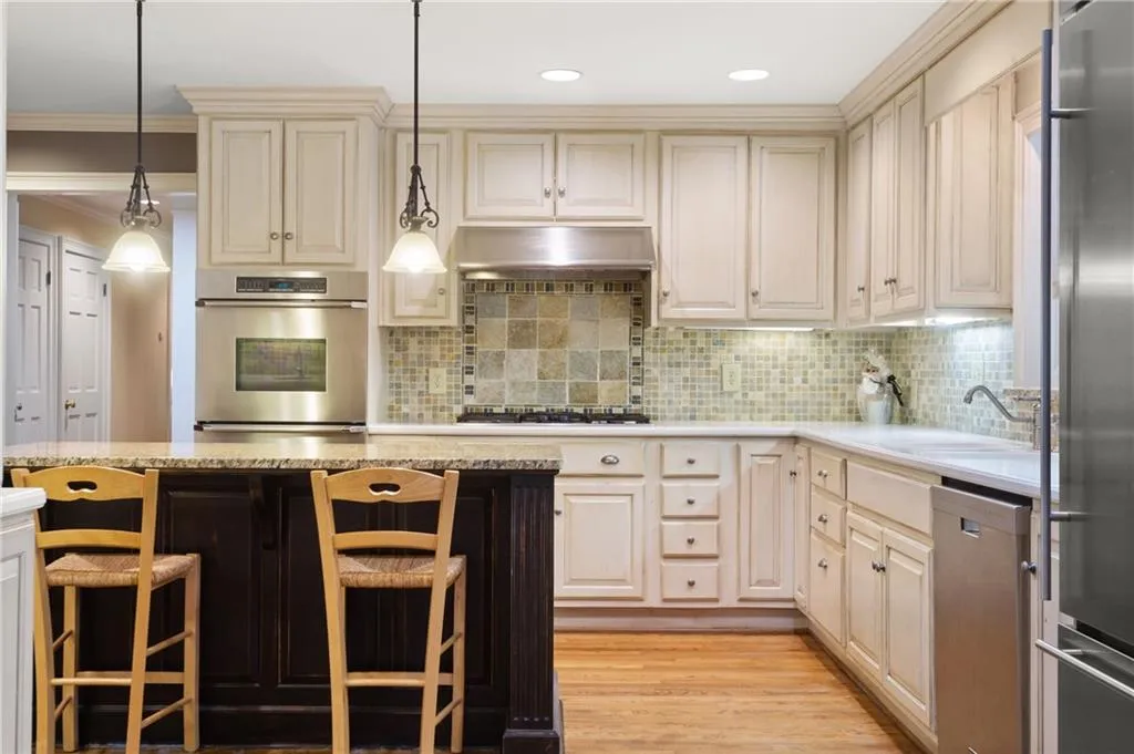 8035 Monticello Drive, Sandy Springs, Georgia 30350, 5 Bedrooms Bedrooms, ,4 BathroomsBathrooms,Residential,Sold,8035 Monticello Drive,7212226