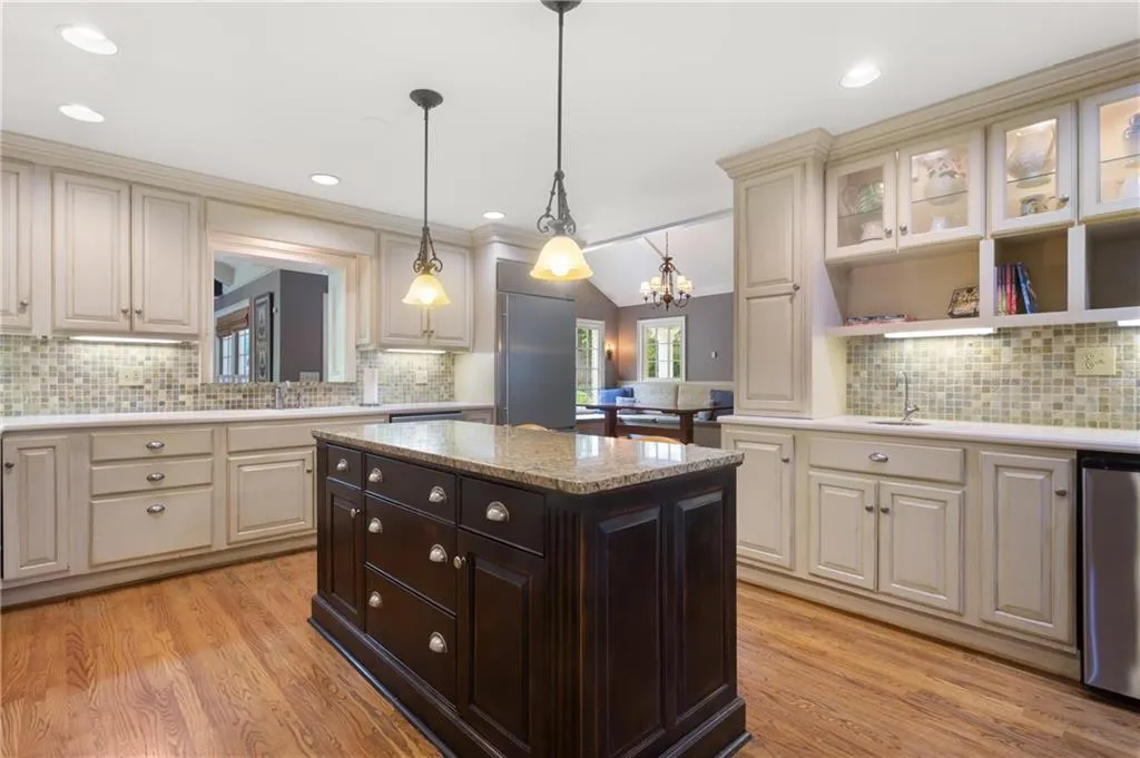 8035 Monticello Drive, Sandy Springs, Georgia 30350, 5 Bedrooms Bedrooms, ,4 BathroomsBathrooms,Residential,Sold,8035 Monticello Drive,7212226