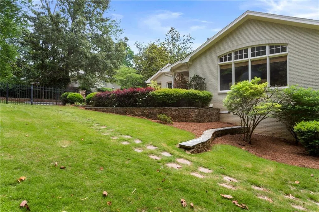 8035 Monticello Drive, Sandy Springs, Georgia 30350, 5 Bedrooms Bedrooms, ,4 BathroomsBathrooms,Residential,Sold,8035 Monticello Drive,7212226