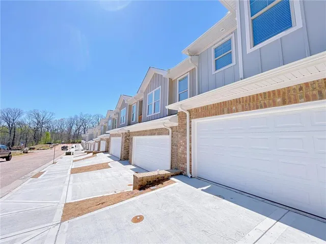 2586 Mills Commons Drive, Decatur, Georgia 30034
