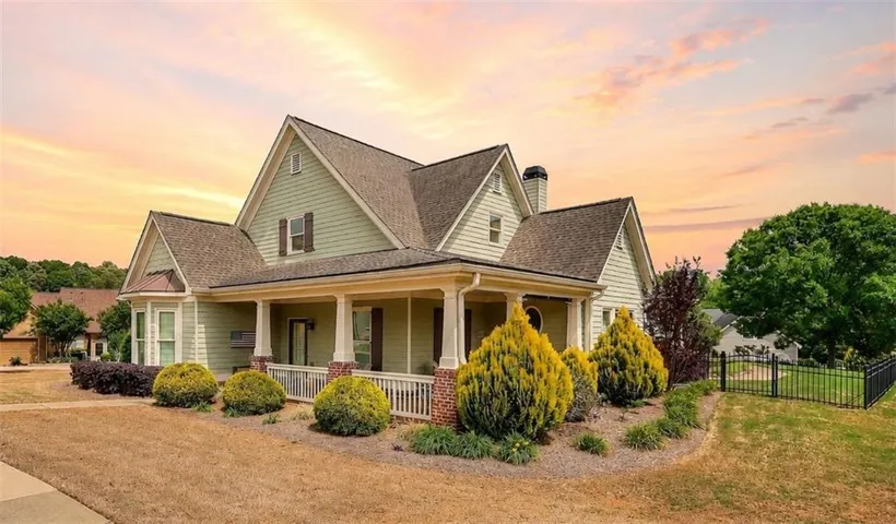 125 Hawthorn Way, Hoschton, Georgia 30548