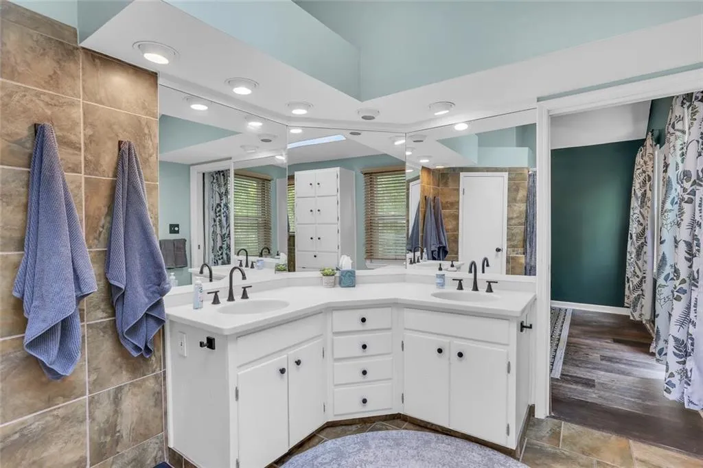 1631 Harts Mill Road Ne, Atlanta, Georgia 30319, 4 Bedrooms Bedrooms, ,4 BathroomsBathrooms,Residential,For Sale,1631 Harts Mill Road Ne,7620299