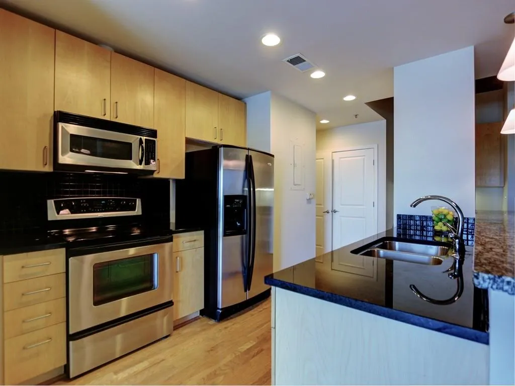 250 Pharr Road Ne Unit 412, Atlanta, Georgia 30305, 1 Bedroom Bedrooms, ,1 BathroomBathrooms,Residential,Sold,250 Pharr Road Ne Unit 412,6030481