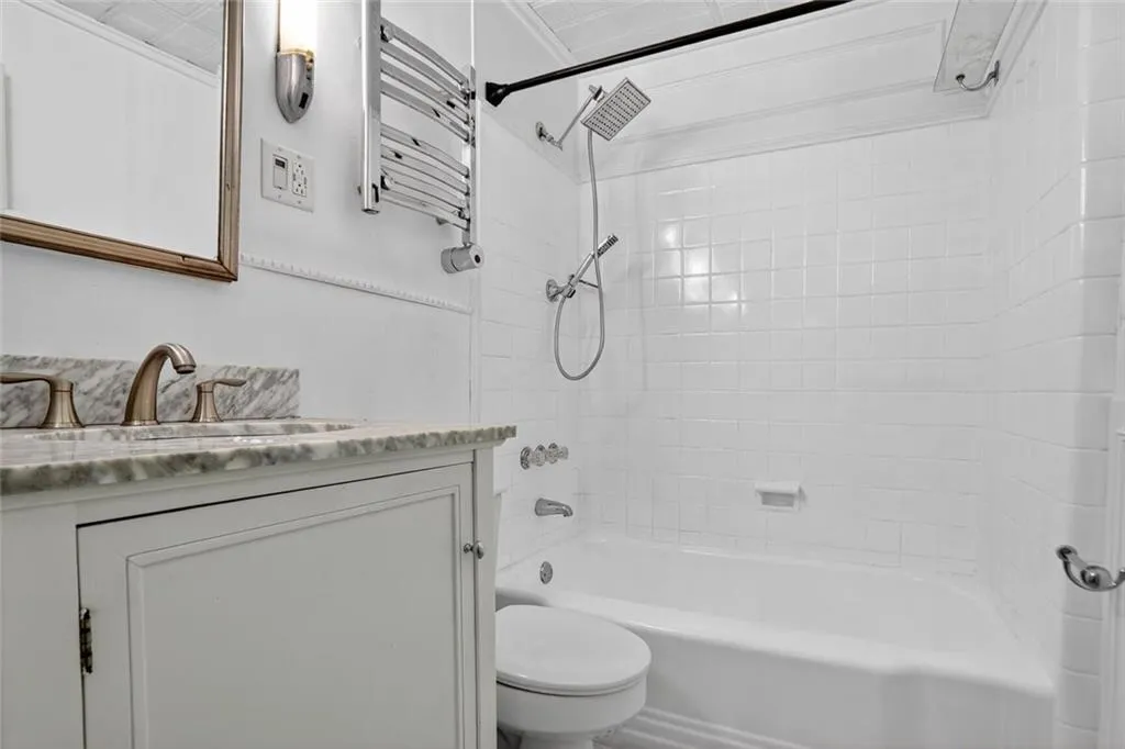 32 28th Street Nw Unit 201, Atlanta, Georgia 30309, 1 Bedroom Bedrooms, ,1 BathroomBathrooms,Residential,For Sale,32 28th Street Nw Unit 201,7627531