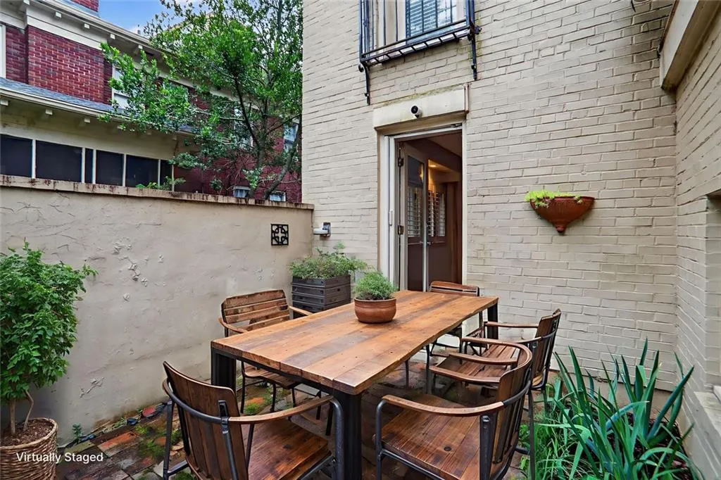 32 28th Street Nw Unit 201, Atlanta, Georgia 30309, 1 Bedroom Bedrooms, ,1 BathroomBathrooms,Residential,For Sale,32 28th Street Nw Unit 201,7627531