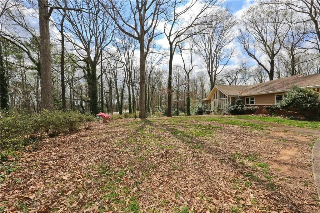 5280 High Point Road, Sandy Springs, Georgia 30342, 5 Bedrooms Bedrooms, ,4 BathroomsBathrooms,Residential,Sold,5280 High Point Road,5629633