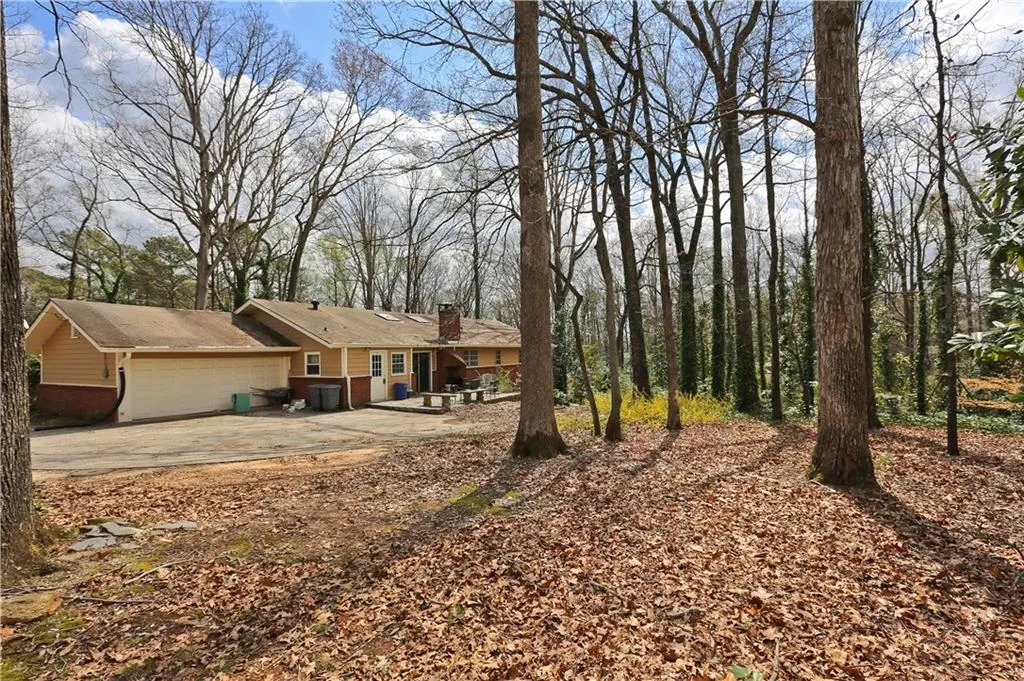 5280 High Point Road, Sandy Springs, Georgia 30342, 5 Bedrooms Bedrooms, ,4 BathroomsBathrooms,Residential,Sold,5280 High Point Road,5629633