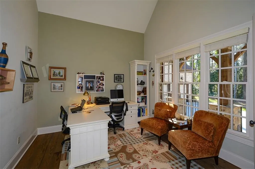 6279 Cherry Tree Lane, Atlanta, Georgia 30328, 5 Bedrooms Bedrooms, ,5 BathroomsBathrooms,Residential,Sold,6279 Cherry Tree Lane,5800569