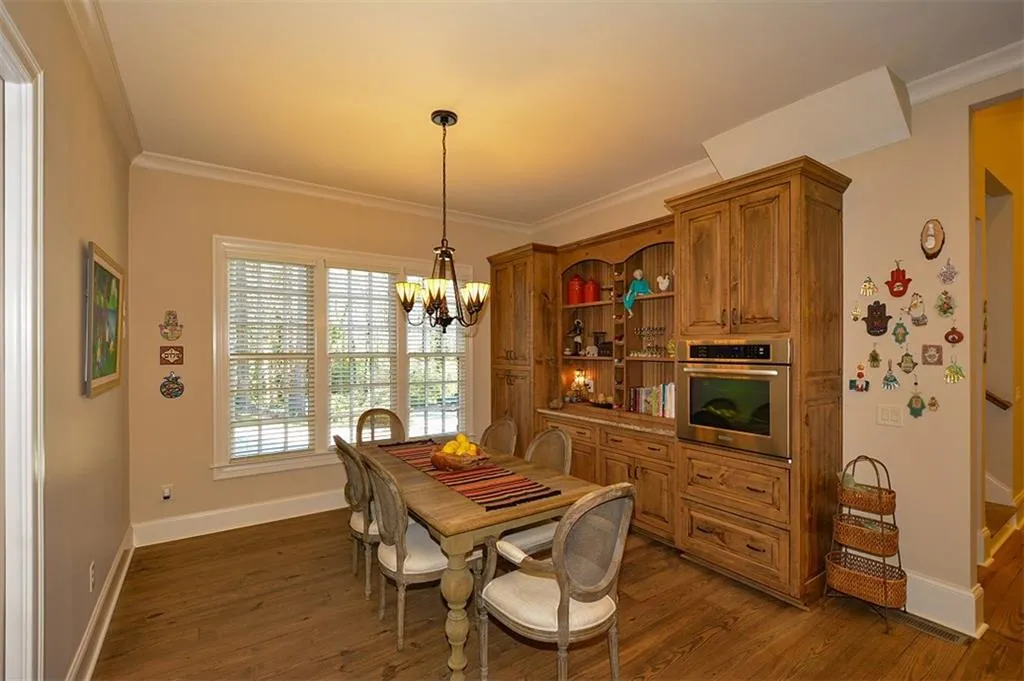 6279 Cherry Tree Lane, Atlanta, Georgia 30328, 5 Bedrooms Bedrooms, ,5 BathroomsBathrooms,Residential,Sold,6279 Cherry Tree Lane,5800569