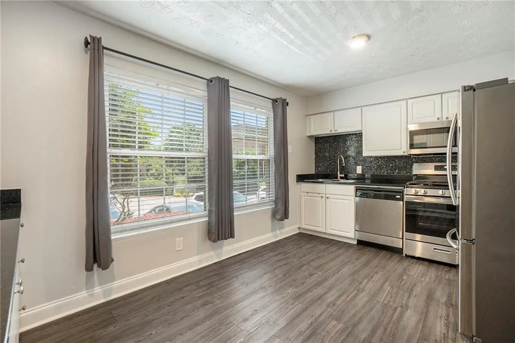 6980 Roswell Road Unit M3, Sandy Springs, Georgia 30328, 3 Bedrooms Bedrooms, ,2 BathroomsBathrooms,Residential,Sold,6980 Roswell Road Unit M3,7236810 6980 Roswell Road Unit M3, Sandy Springs, Georgia 30328, 3 Bedrooms Bedrooms, ,2 BathroomsBathrooms,Residential,Sold,6980 Roswell Road Unit M3,7236810