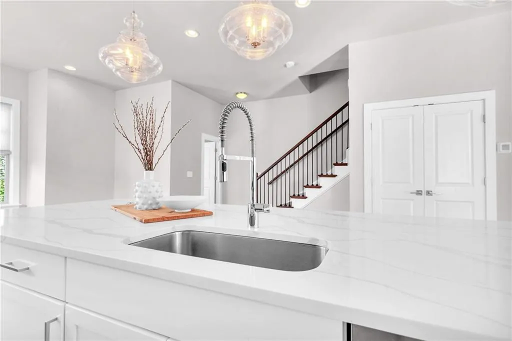 6087 Boylston Drive, Atlanta, Georgia 30328, 3 Bedrooms Bedrooms, ,3 BathroomsBathrooms,Residential,Sold,6087 Boylston Drive,7127289