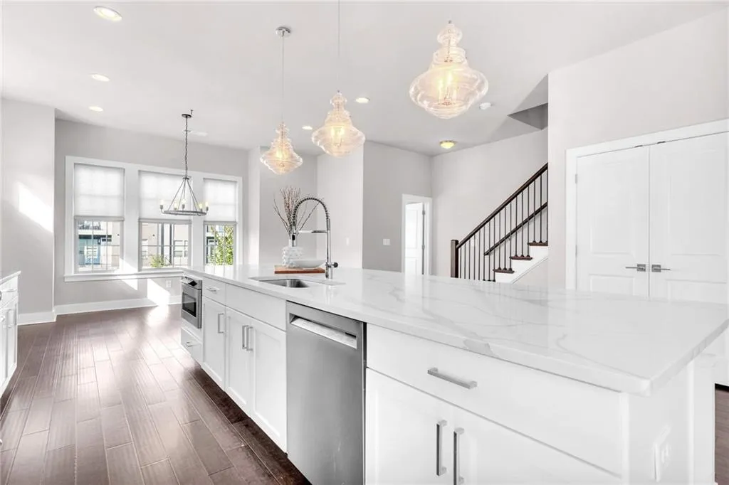 6087 Boylston Drive, Atlanta, Georgia 30328, 3 Bedrooms Bedrooms, ,3 BathroomsBathrooms,Residential,Sold,6087 Boylston Drive,7127289