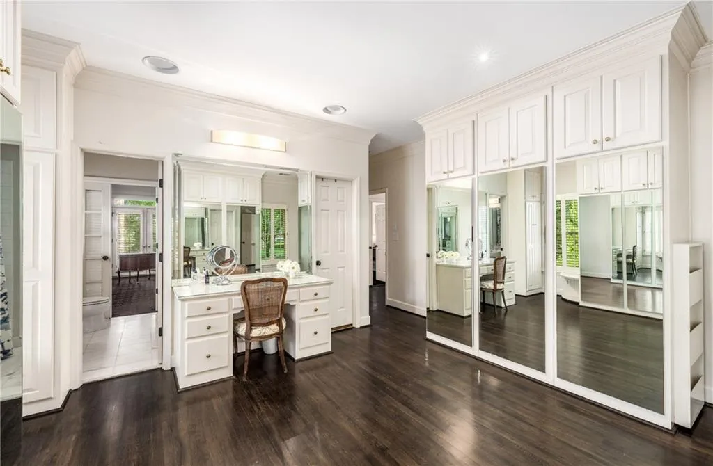 1285 Wesley Place Nw, Atlanta, Georgia 30327, 5 Bedrooms Bedrooms, ,7 BathroomsBathrooms,Residential,For Sale,1285 Wesley Place Nw,7571244