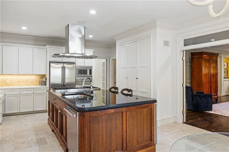 1285 Wesley Place Nw, Atlanta, Georgia 30327, 5 Bedrooms Bedrooms, ,7 BathroomsBathrooms,Residential,For Sale,1285 Wesley Place Nw,7571244