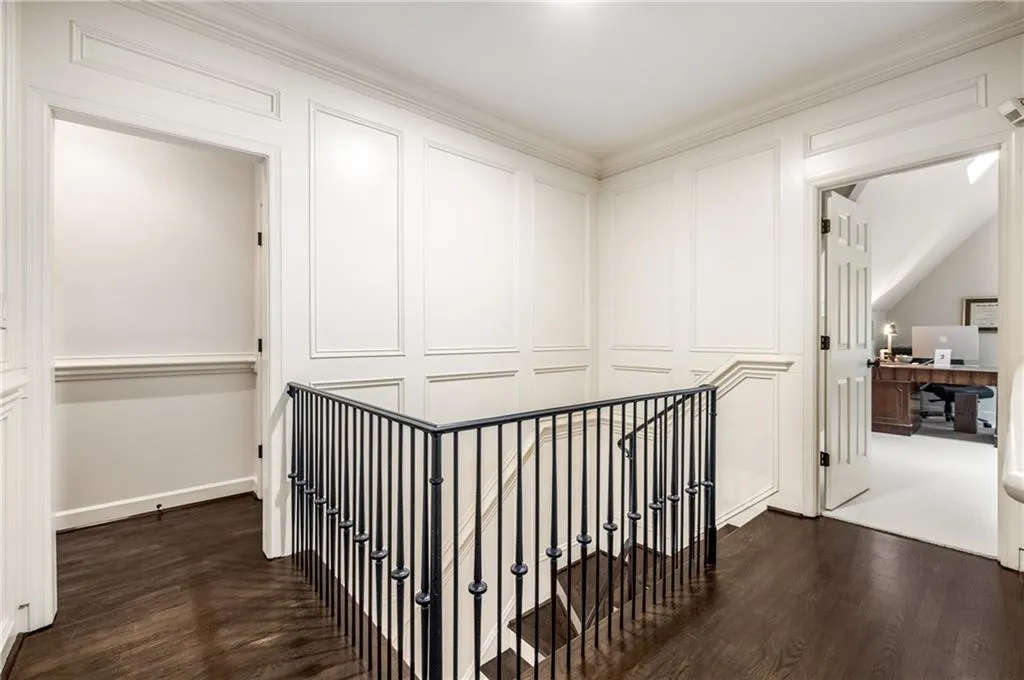 1285 Wesley Place Nw, Atlanta, Georgia 30327, 5 Bedrooms Bedrooms, ,7 BathroomsBathrooms,Residential,For Sale,1285 Wesley Place Nw,7571244