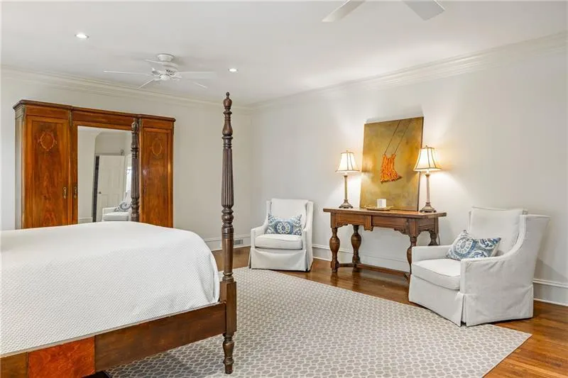 Guest bedroom