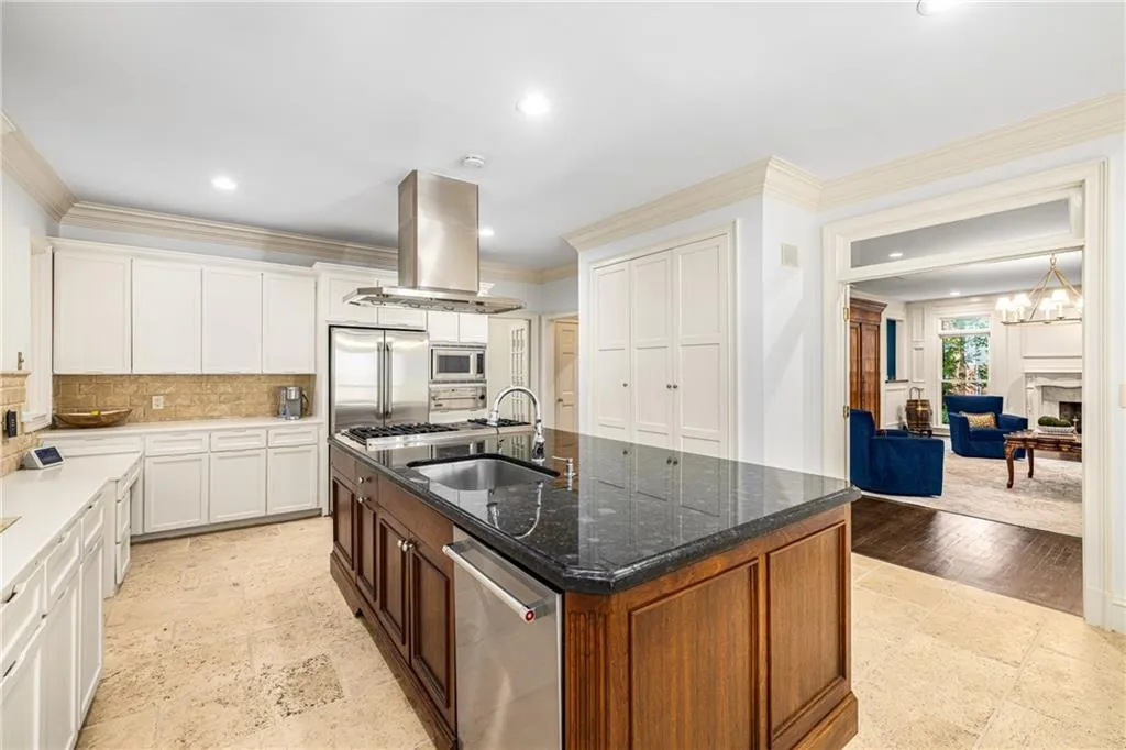1285 Wesley Place Nw, Atlanta, Georgia 30327, 5 Bedrooms Bedrooms, ,7 BathroomsBathrooms,Residential,For Sale,1285 Wesley Place Nw,7571244
