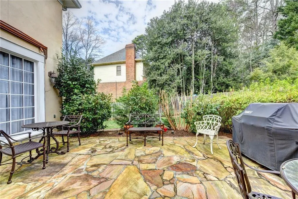 330 Burnt Oak Court, Sandy Springs, Georgia 30328, 4 Bedrooms Bedrooms, ,3 BathroomsBathrooms,Residential,Sold,330 Burnt Oak Court,5965472