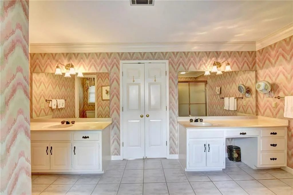 330 Burnt Oak Court, Sandy Springs, Georgia 30328, 4 Bedrooms Bedrooms, ,3 BathroomsBathrooms,Residential,Sold,330 Burnt Oak Court,5965472