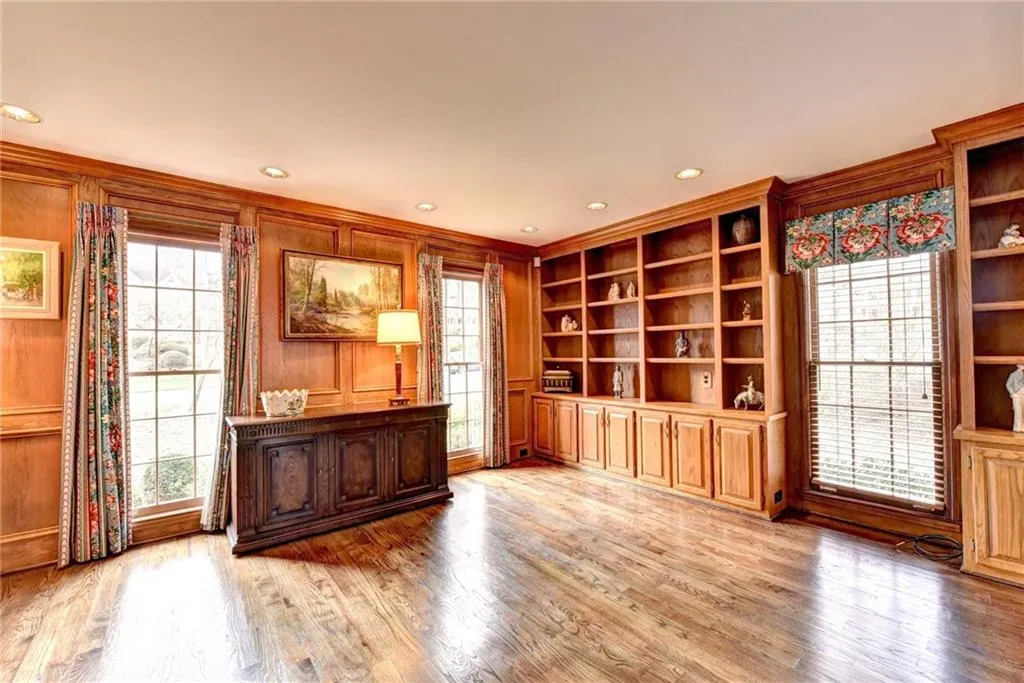 330 Burnt Oak Court, Sandy Springs, Georgia 30328, 4 Bedrooms Bedrooms, ,3 BathroomsBathrooms,Residential,Sold,330 Burnt Oak Court,5965472
