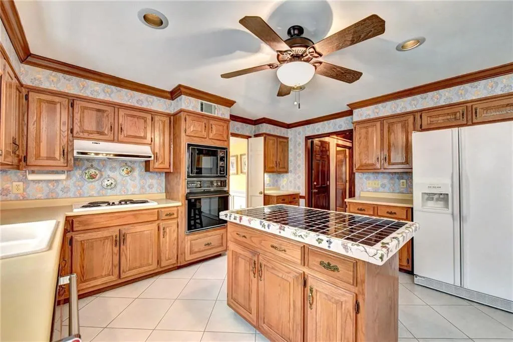 330 Burnt Oak Court, Sandy Springs, Georgia 30328, 4 Bedrooms Bedrooms, ,3 BathroomsBathrooms,Residential,Sold,330 Burnt Oak Court,5965472