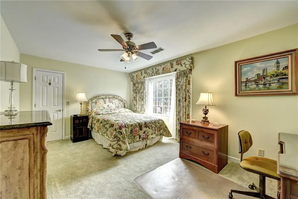 330 Burnt Oak Court, Sandy Springs, Georgia 30328, 4 Bedrooms Bedrooms, ,3 BathroomsBathrooms,Residential,Sold,330 Burnt Oak Court,5965472