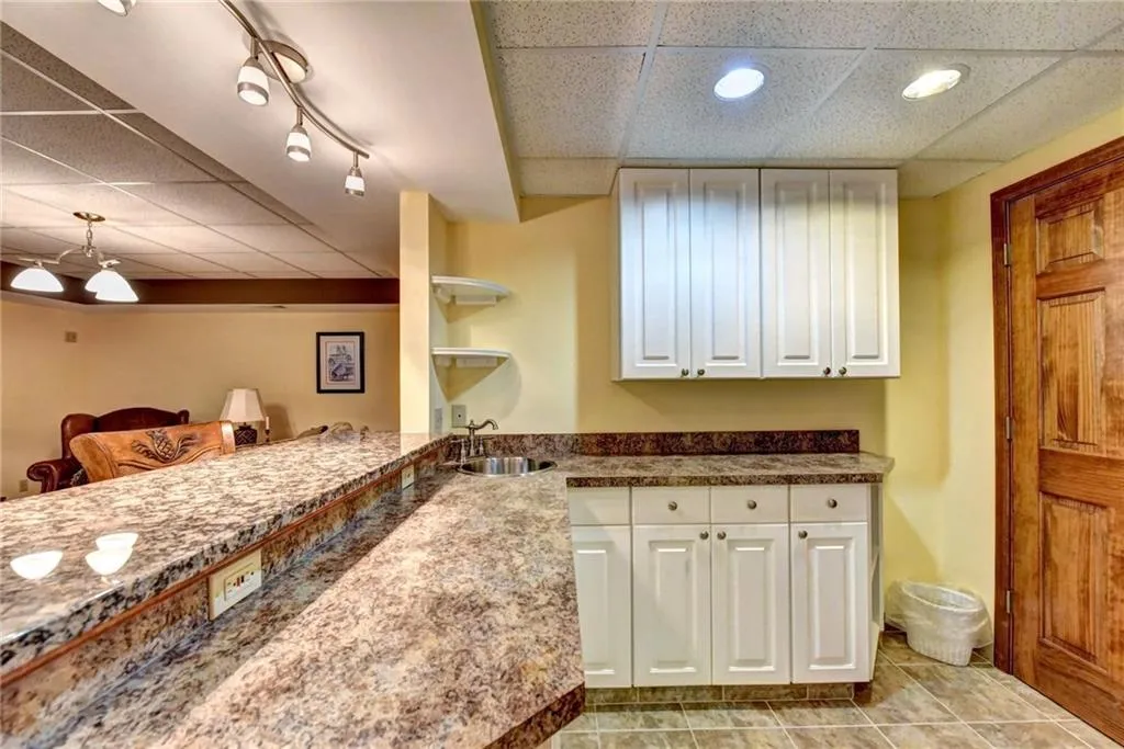 330 Burnt Oak Court, Sandy Springs, Georgia 30328, 4 Bedrooms Bedrooms, ,3 BathroomsBathrooms,Residential,Sold,330 Burnt Oak Court,5965472