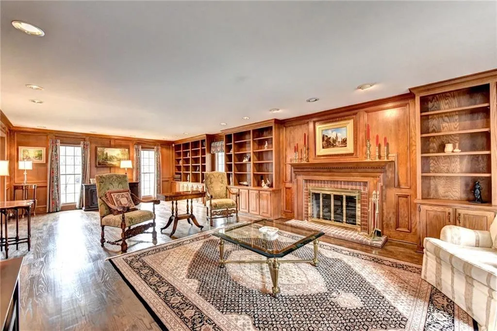 330 Burnt Oak Court, Sandy Springs, Georgia 30328, 4 Bedrooms Bedrooms, ,3 BathroomsBathrooms,Residential,Sold,330 Burnt Oak Court,5965472