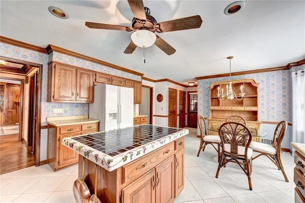 330 Burnt Oak Court, Sandy Springs, Georgia 30328, 4 Bedrooms Bedrooms, ,3 BathroomsBathrooms,Residential,Sold,330 Burnt Oak Court,5965472