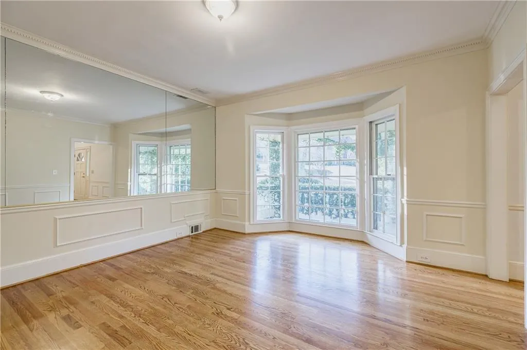 55 Chevaux Court Nw, Atlanta, Georgia 30342, 4 Bedrooms Bedrooms, ,3 BathroomsBathrooms,Residential,Sold,55 Chevaux Court Nw,7019600