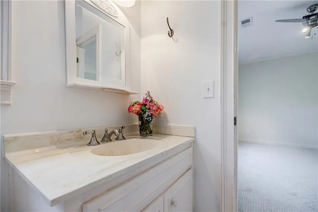 55 Chevaux Court Nw, Atlanta, Georgia 30342, 4 Bedrooms Bedrooms, ,3 BathroomsBathrooms,Residential,Sold,55 Chevaux Court Nw,7019600