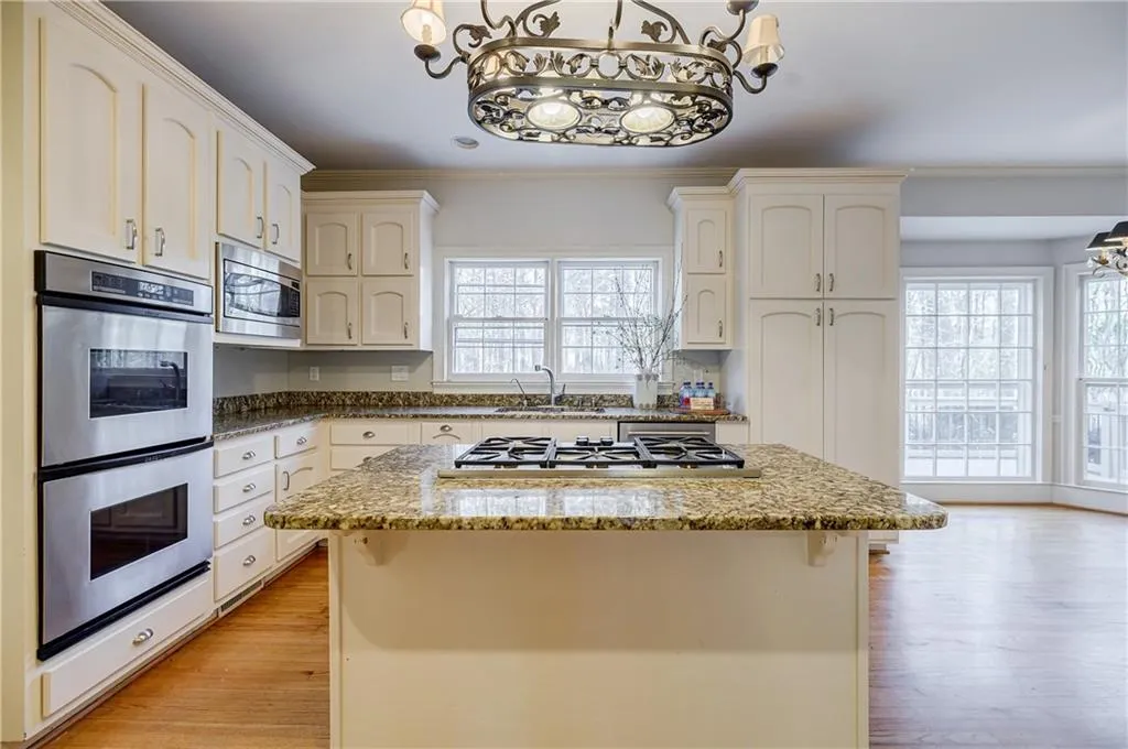 55 Chevaux Court Nw, Atlanta, Georgia 30342, 4 Bedrooms Bedrooms, ,3 BathroomsBathrooms,Residential,Sold,55 Chevaux Court Nw,7019600