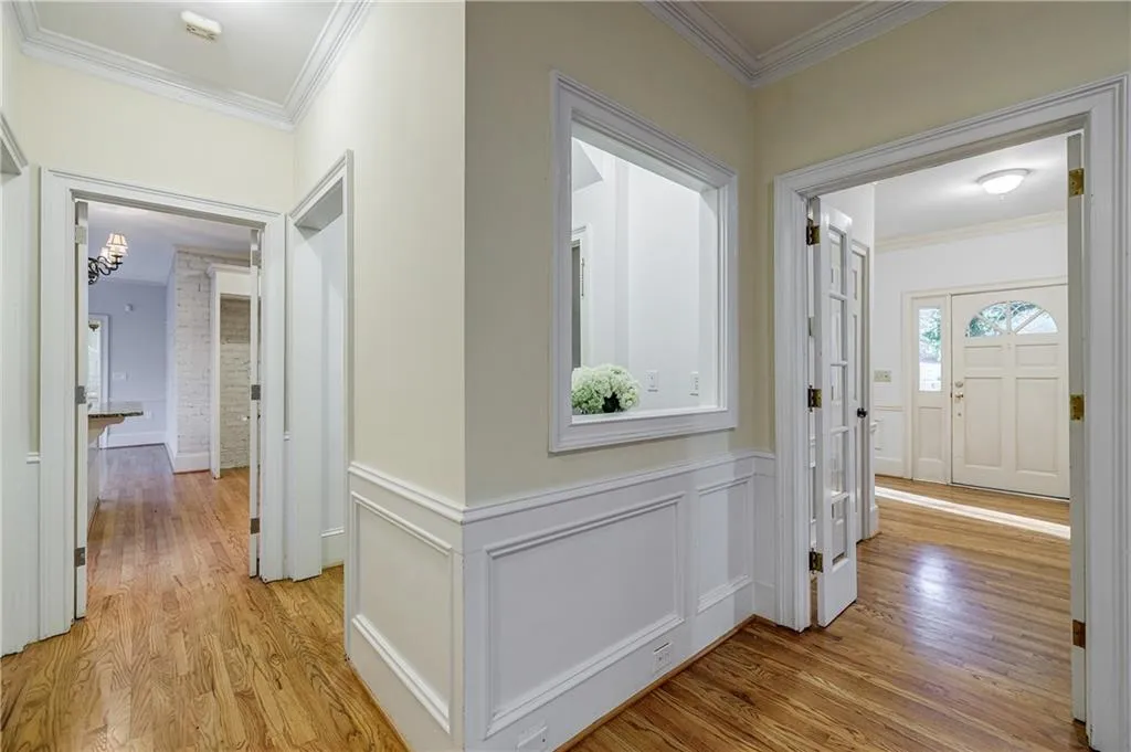 55 Chevaux Court Nw, Atlanta, Georgia 30342, 4 Bedrooms Bedrooms, ,3 BathroomsBathrooms,Residential,Sold,55 Chevaux Court Nw,7019600