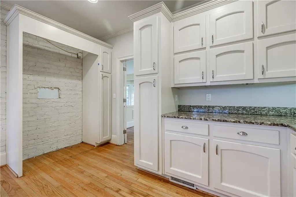55 Chevaux Court Nw, Atlanta, Georgia 30342, 4 Bedrooms Bedrooms, ,3 BathroomsBathrooms,Residential,Sold,55 Chevaux Court Nw,7019600