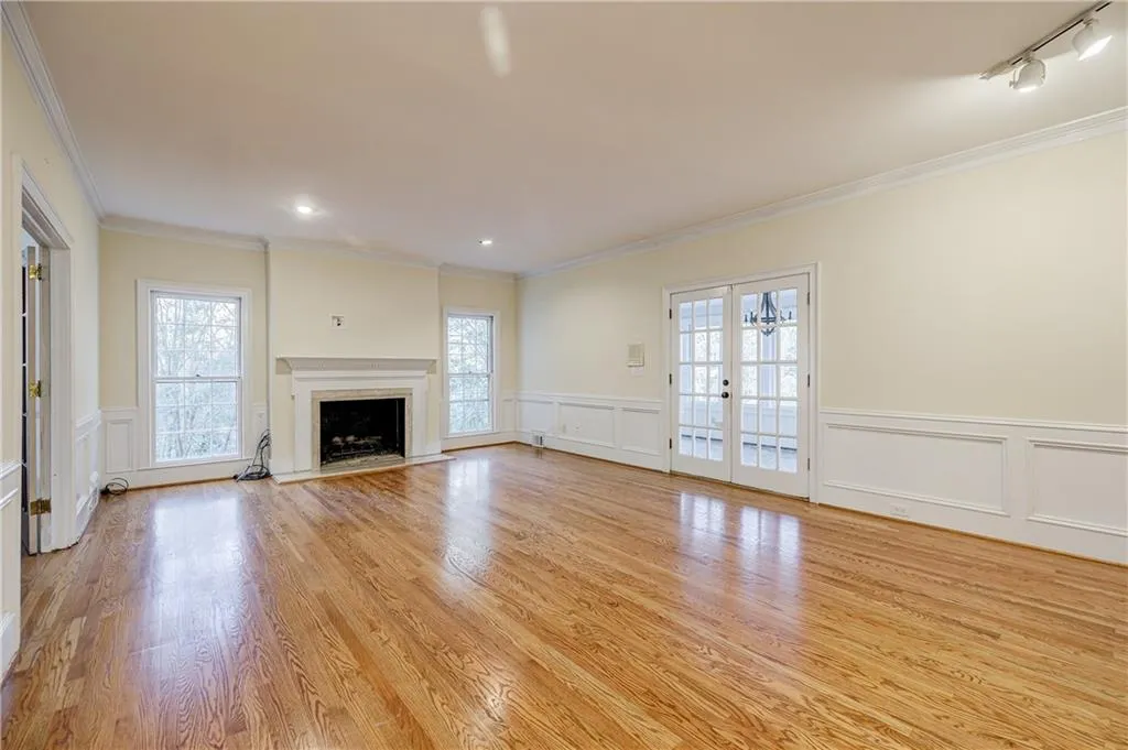 55 Chevaux Court Nw, Atlanta, Georgia 30342, 4 Bedrooms Bedrooms, ,3 BathroomsBathrooms,Residential,Sold,55 Chevaux Court Nw,7019600
