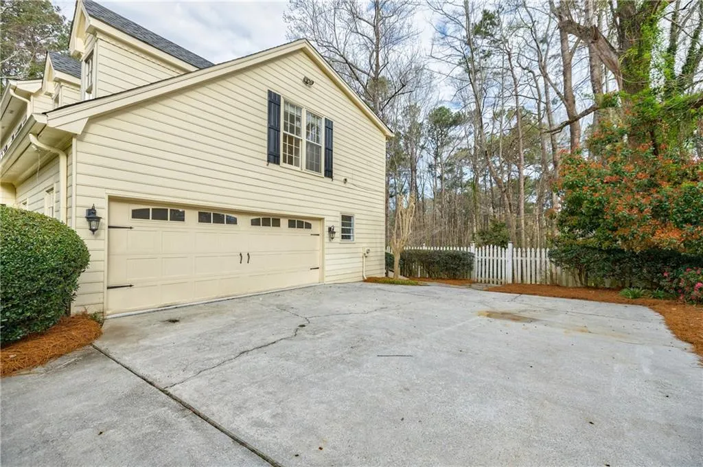 55 Chevaux Court Nw, Atlanta, Georgia 30342, 4 Bedrooms Bedrooms, ,3 BathroomsBathrooms,Residential,Sold,55 Chevaux Court Nw,7019600